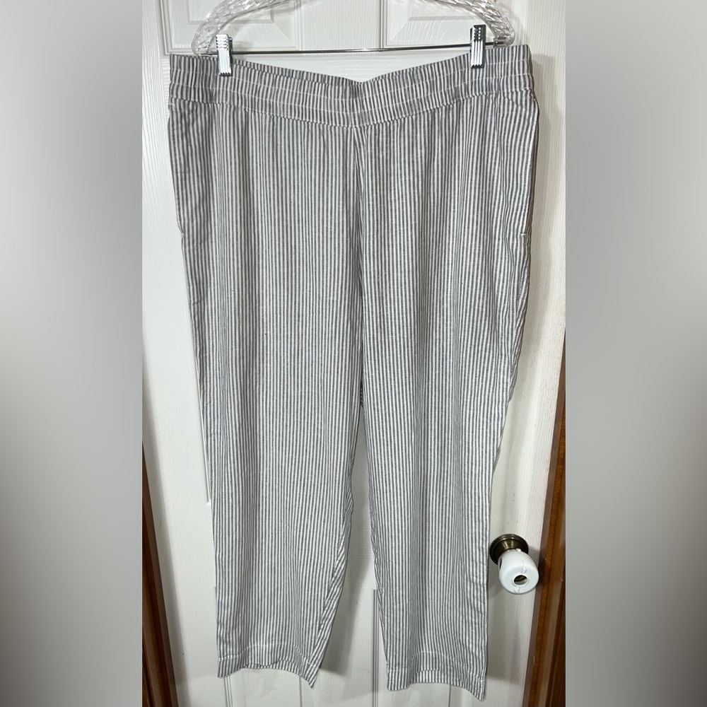 Old Navy Blueish/Grey and White Pinstripe Straight-Leg Pants